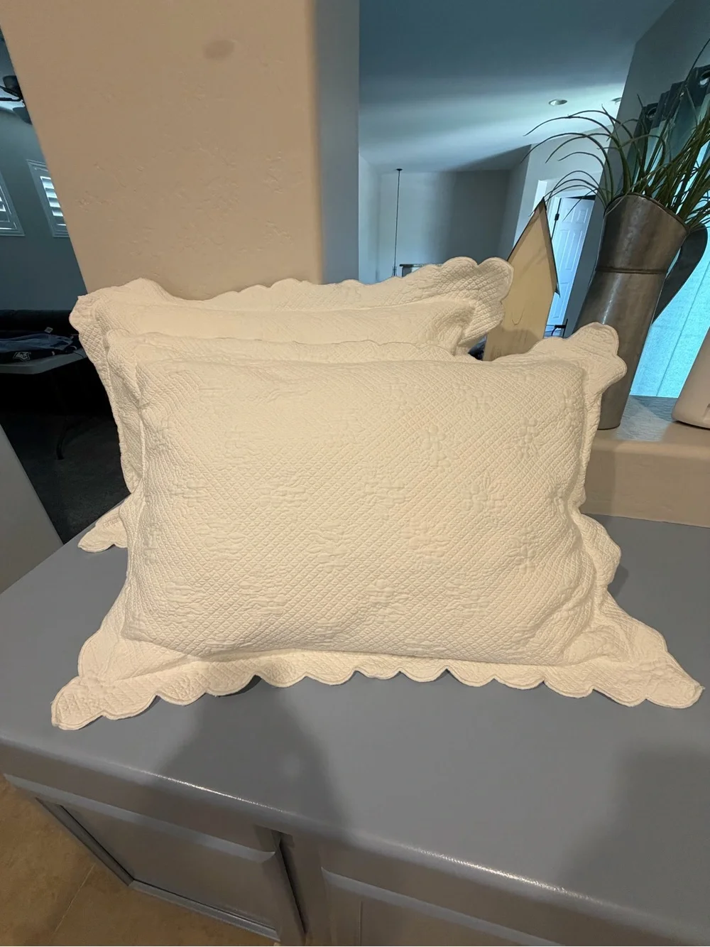 White Quilted Scalloped Edge Pillow Shams - 2 Standard size